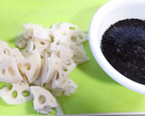 A picture of step 1 of Nutritious Lotus Root, Hijiki, and Bean Salad.