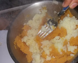 Foto del paso 3 de la receta: Salchicha al horno con puré de papa y zapallo