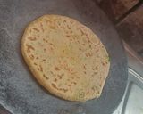 A picture of step 2 of Green Peas Paratha.