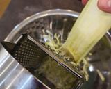 Mentás zöldborsófőzelék cukkínifasírttal recept fázis 6 fotója