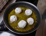Foto del paso 2 de la receta: Albóndigas de atún en salsa napolitana