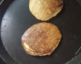 બનાના પેનકેક (Banana Pancakes Recipe In Gujarati) રેસીપી સ્ટેપ3ફોટો