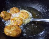 A picture of step 3 of Mcallo tikki.