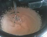 Foto del paso 3 de la receta: Tarta sin horno de Oreo con frutillas y crema