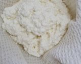 Foto del paso 4 de la receta: Queso crema casero preparado con leche en polvo 🥛 2 ingredientes + agua