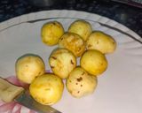 हरा प्याज़ आलू की सब्जी रेसिपी चरण 1 फोटो