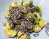 Foto langkah ke 1 dari resep Alpukat dengan Chia Seeds.