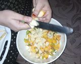 A picture of step 2 of Creamy fruits chat.