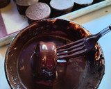 Foto del paso 2 de la receta: Alfajores de Chocolate, con dulce de leche y Bañados en chocolate 🍫