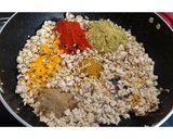 A picture of step 1 of Chicken Mince with fresh green peas.