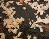 Foto del paso 2 de la receta: Bondiola de cerdo en bifes con salsa de champignones y vino tinto