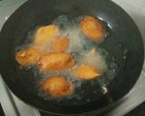 A picture of step 4 of #tiffin box# alu ki pakodi.