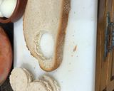 Foto del paso 1 de la receta: Tostadas de asadillo manchego y huevo duro