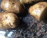 Foto del paso 1 de la receta: Papas crocantes tipo papas rotas. Veganas 4 ingredientes