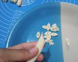 Foto langkah ke 2 dari resep 049. Kulit pangsit goreng.
