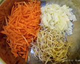Foto langkah ke 2 dari resep Lumpia isi Daging dan Sayuran.