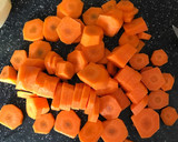 Foto del paso 1 de la receta: Crema de zanahoria y sésamo 🥕