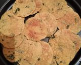 મેથી ના મીની ખાખરા (Methi Mini Khakhra Recipe In Gujarati) રેસીપી સ્ટેપ3ફોટો