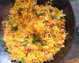 A picture of step 2 of Kanda poha.