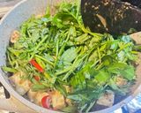 Foto langkah ke 2 dari resep Tumis Kangkung Putih Telur Masak Tauco (6).