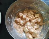 A picture of step 1 of Paneer Naan Pizza.