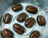 A picture of step 3 of Coffee beans cookie.