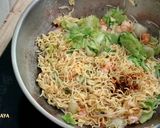 Foto langkah ke 5 dari resep Mie Telor Udang.