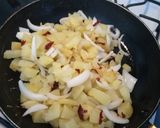 A picture of step 1 of Potatoes with Guindilla or Guajillo Peppers.