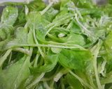 Hình bước làm 1 của món Canh cải con nấu thịt xay