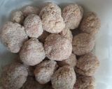 Foto del paso 3 de la receta: Espaguetis con mini albóndigas y salsa de tomate