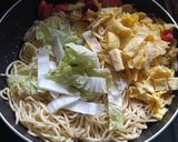 Foto langkah ke 4 dari resep Mie Goreng Rumahan.