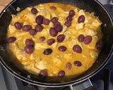 Une image de l'étape 14 de Poulet aux olives violettes, sauce crème au citron confit et coriandre.