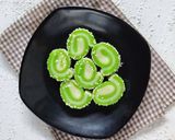 Foto langkah ke 3 dari resep Mochi Gulung Pandan.