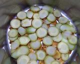 A picture of step 1 of Vũ Đại Village Braised Fish.