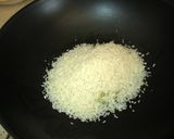 Foto del passaggio 5 della ricetta Risotto al taleggio con fiori di zucca