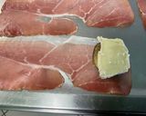 Une image de l'étape 3 de Ballotins de figues au miel, chèvre et jambon cru.