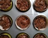 Foto langkah ke 5 dari resep Eggless Chocolate Muffins.