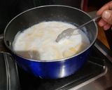 A picture of step 4 of Rice apple banana porridge.