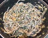 Foto del paso 3 de la receta: Pimientos rellenos de gulas