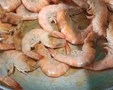 Foto langkah ke 1 dari resep Udang Mentega Saos Asam Manis.