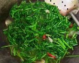 Foto langkah ke 4 dari resep Tumis Selada Air.