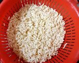 A picture of step 1 of Puffed Rice Poha.