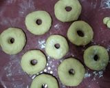 Foto langkah ke 9 dari resep Donat Kampung Gula Halus Hantaran Sebelum Pulang Kampung.