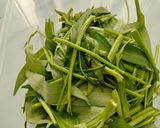 Foto langkah ke 2 dari resep Cah Kangkung Tofu.