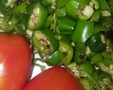 A picture of step 2 of Fry bhindi.