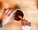 Foto del passaggio 1 della ricetta Cupcake Unicorno al Cioccolato ripieni di Nutella  e decorati con Crema al Burro Meringata