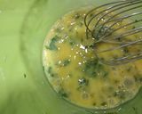 صورة لخطوة 5 من وصفة فريت اوملت بالمعدنوس 🥚🍟☘️