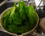 A picture of step 5 of Spinach Linguine.