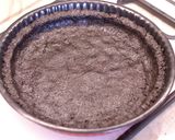 Sütés nélküli csokoládés-epres pite recept fázis 5 fotója