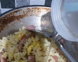 Foto langkah ke 5 dari resep Tumis Fusili Sosis.
